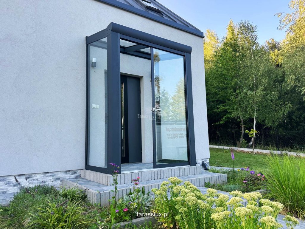 Wiatrołap z zabudową szklaną Rzeszów